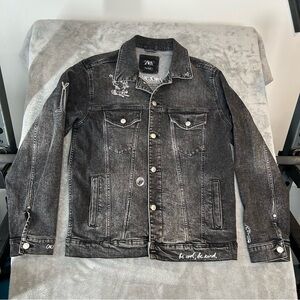 ZARA Black Denim Button-Front Jean Jacket Featuring Embroidering Design Size M